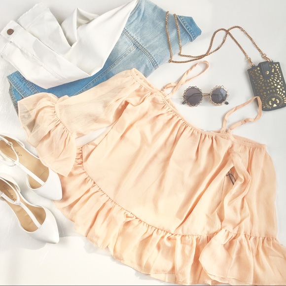 Lovers + Friends Tops - Lovers+Friends "Mai" Peach Coldshoulder Ruffle Top